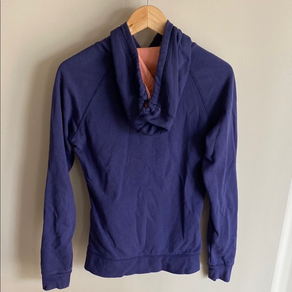 The North Face navy blue long sleeve hoodie sweatshirt. Size Small - Picture 3 of 7